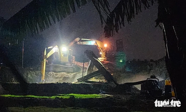 Điều tra dấu hiệu vi phạm tại mỏ cát bị tố bơm rửa xuyên đêm Điều tra dấu hiệu vi phạm tại mỏ cát bị tố bơm rửa xuyên đêm