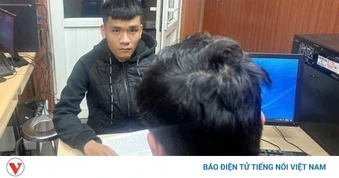 Điều tra đối tượng côn đồ chặn xe, đánh tới tấp một phụ nữ