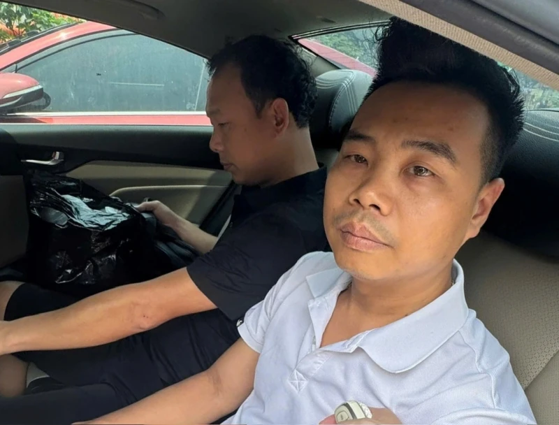 Điều tra làm rõ vụ nam sinh bị nhóm đối tượng đi ô tô đánh hội đồng trên đường phố Điều tra làm rõ vụ nam sinh bị nhóm đối tượng đi ô tô đánh hội đồng trên đường phố