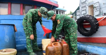 Điều tra làm rõ vụ vận chuyển 7.000 lít dầu DO không rõ nguồn gốc