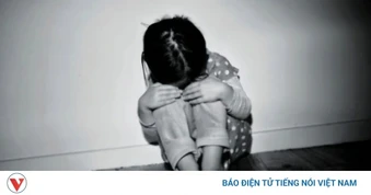 Điều tra vụ bé gái nghi bị mẹ ruột và cha dượng bạo hành dẫn đến tử vong ở Hà Nội