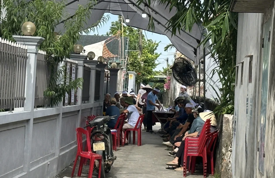 Điều tra vụ em vợ đâm anh rể tử vong trong lúc xem bóng đá Điều tra vụ em vợ đâm anh rể tử vong trong lúc xem bóng đá