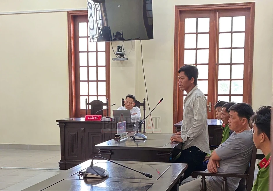 Dính tội cướp tài sản vì lấy điện thoại của vợ cũ do ghen Dính tội cướp tài sản vì lấy điện thoại của vợ cũ do ghen
