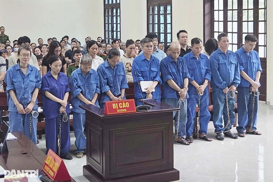 Đồ hộp Hạ Long dùng thịt lợn dịch tả: Cựu tổng giám đốc lĩnh 19 năm tù Đồ hộp Hạ Long dùng thịt lợn dịch tả: Cựu tổng giám đốc lĩnh 19 năm tù