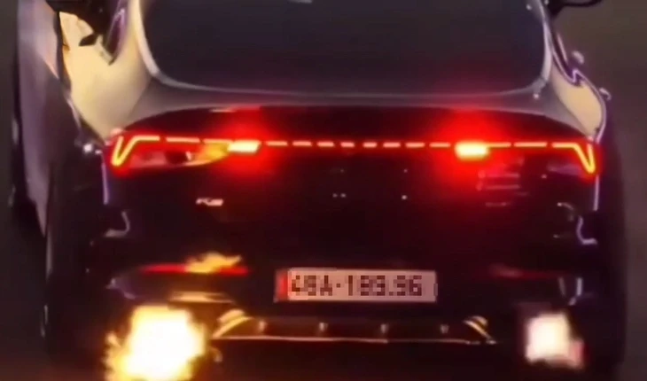 'Độ' xe ô tô, phun lửa từ ống xả, tài xế bị phạt gần 77 triệu đồng 'Độ' xe ô tô, phun lửa từ ống xả, tài xế bị phạt gần 77 triệu đồng