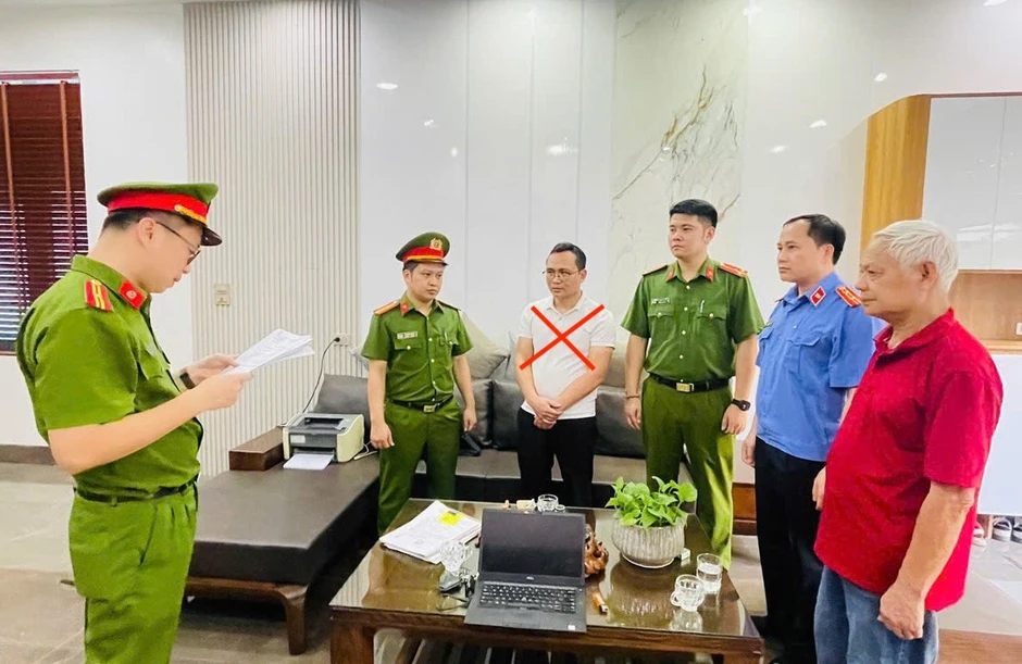 Doanh thu gần 54 tỷ chỉ khai báo 9 tỷ, lãnh đạo doanh nghiệp bị khởi tố Doanh thu gần 54 tỷ chỉ khai báo 9 tỷ, lãnh đạo doanh nghiệp bị khởi tố
