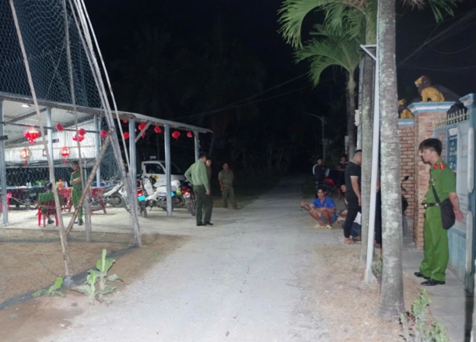 Đoạt mạng người có mâu thuẫn rồi về nhà cố thủ Đoạt mạng người có mâu thuẫn rồi về nhà cố thủ