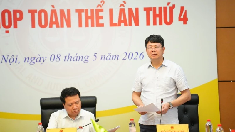 Đổi mới mạnh mẽ công tác hợp nhất văn bản quy phạm pháp luật, đáp ứng yêu cầu trong giai đoạn mới Đổi mới mạnh mẽ công tác hợp nhất văn bản quy phạm pháp luật, đáp ứng yêu cầu trong giai đoạn mới