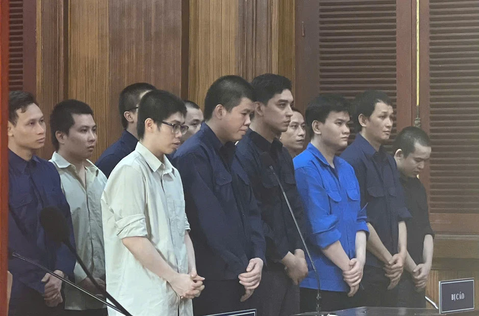 Đòi nợ kiểu ‘khủng bố’, trưởng phòng và loạt nhân viên công ty luật lĩnh án Đòi nợ kiểu ‘khủng bố’, trưởng phòng và loạt nhân viên công ty luật lĩnh án