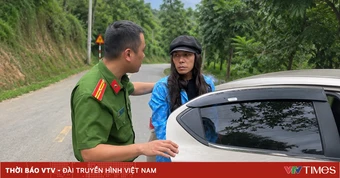 Đội tóc giả, đeo kính đen trốn truy bắt, đối tượng tàng trữ ma túy vẫn sa lưới