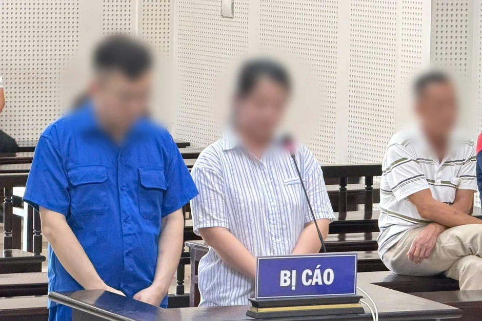 Đôi vợ chồng dùng chiêu "làm sổ đỏ", dễ dàng lừa chiếm đoạt hơn 12 tỷ đồng Đôi vợ chồng dùng chiêu "làm sổ đỏ", dễ dàng lừa chiếm đoạt hơn 12 tỷ đồng