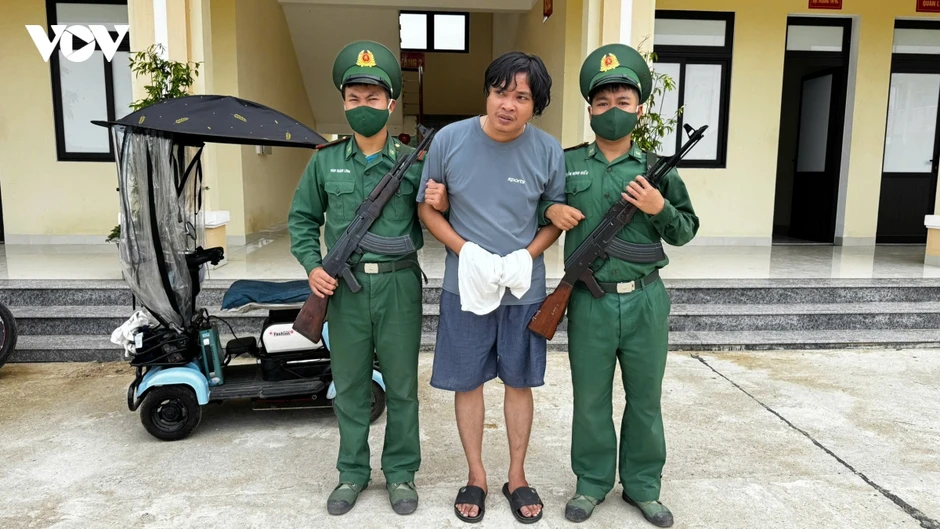 Đồn Biên phòng Sa Huỳnh bắt quả tang đối tượng làm tiền giả Đồn Biên phòng Sa Huỳnh bắt quả tang đối tượng làm tiền giả