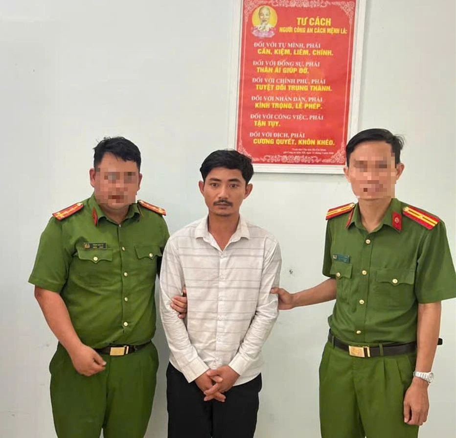 Đồng Nai: Bắt người con trai đánh cha, sau khi được khuyên 'đừng lo chơi bời nữa' Đồng Nai: Bắt người con trai đánh cha, sau khi được khuyên 'đừng lo chơi bời nữa'