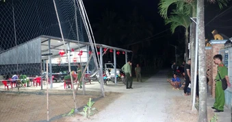 Đồng Tháp: Nghi phạm cầm dao cố thủ trong nhà sau khi gây án mạng