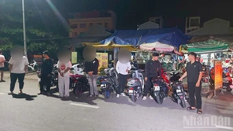 Đồng Tháp: Nhóm thanh thiếu niên che biển số nhằm trốn tránh phạt nguội