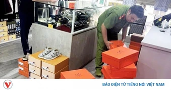 Đột kích cửa hàng hàng hiệu, phát hiện lô hàng giả trăm triệu đồng ở Thái Nguyên