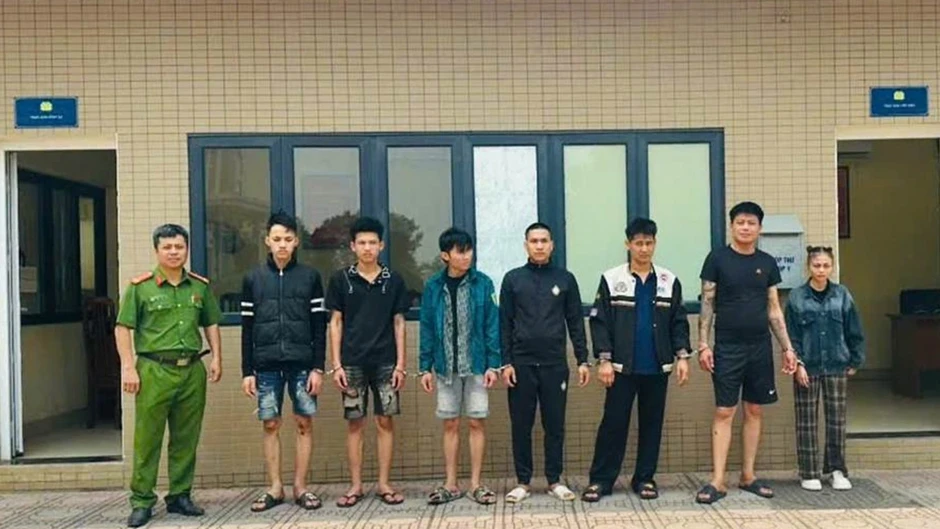 Đột kích ổ nhóm tổ chức sử dụng ma túy, bắt 7 đối tượng trong đêm Đột kích ổ nhóm tổ chức sử dụng ma túy, bắt 7 đối tượng trong đêm