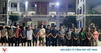Đột kích sới bạc xóc đĩa liên tỉnh ẩn mình trong rừng sâu Nghệ An