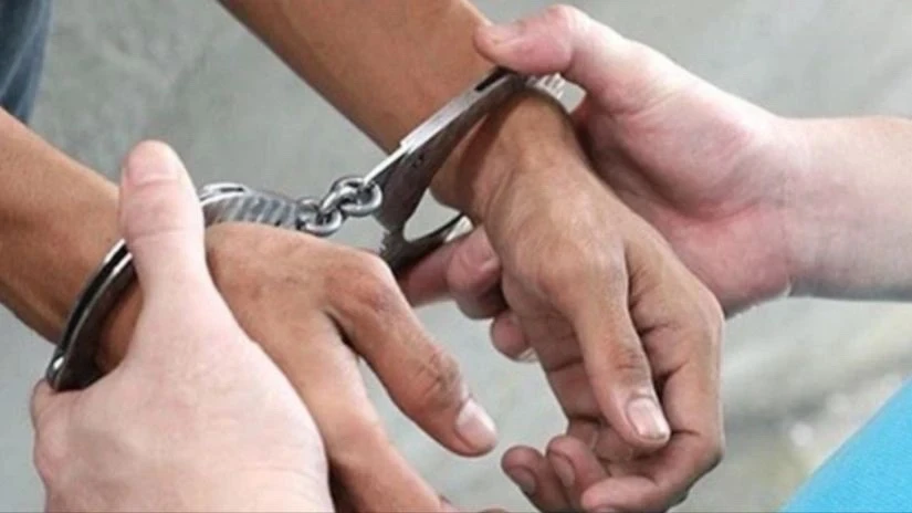 Đốt nhà vợ nhưng thoát án tù giam vì cha có huy chương giải phóng Đốt nhà vợ nhưng thoát án tù giam vì cha có huy chương giải phóng