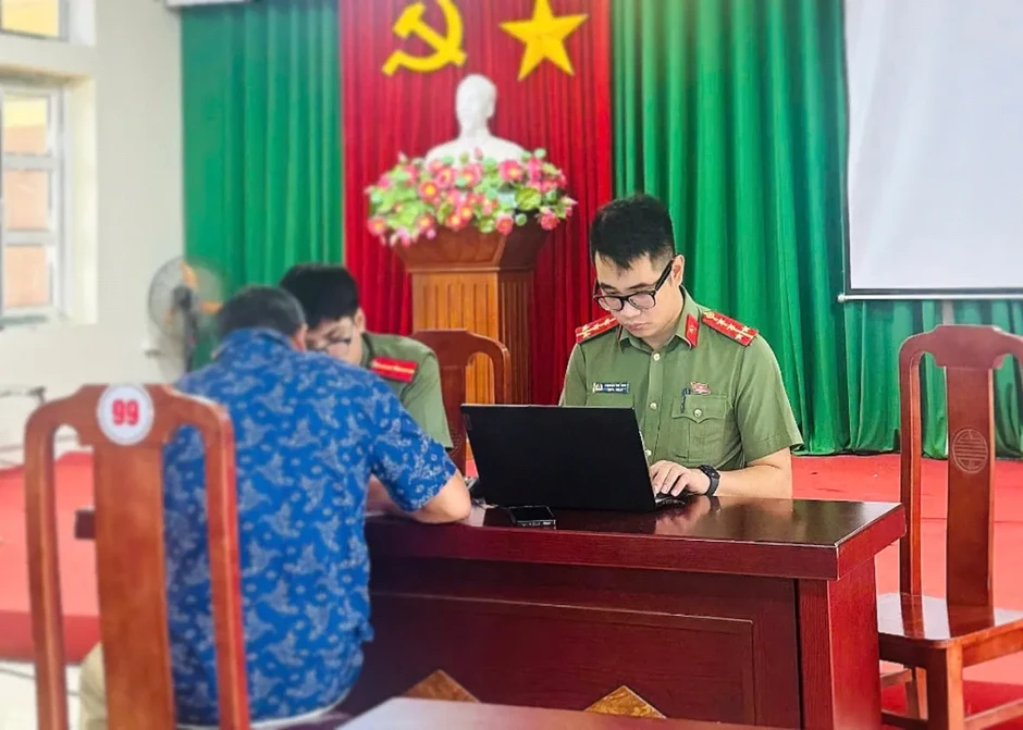 Đột nhập nhà dân, phá két sắt lấy gần 200 triệu đồng Đột nhập nhà dân, phá két sắt lấy gần 200 triệu đồng