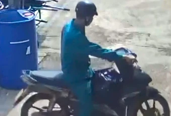 Đột nhập nhà dân phá két sắt lấy sạch vàng và đô la Mỹ