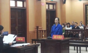 Đốt ôtô, máy xúc của hàng xóm vì mâu thuẫn lối đi
