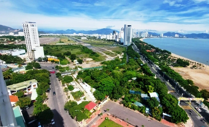 Dự án của Phúc Sơn tại sân bay Nha Trang: Hàng trăm người mua đòi chủ đầu tư giao đất