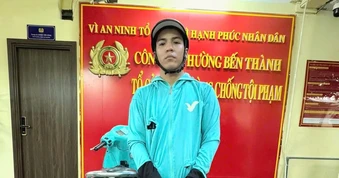 Du khách bị cướp điện thọai iPhone 15 Pro Max ở trung tâm TP . HCM sau 10 giờ bị bắt