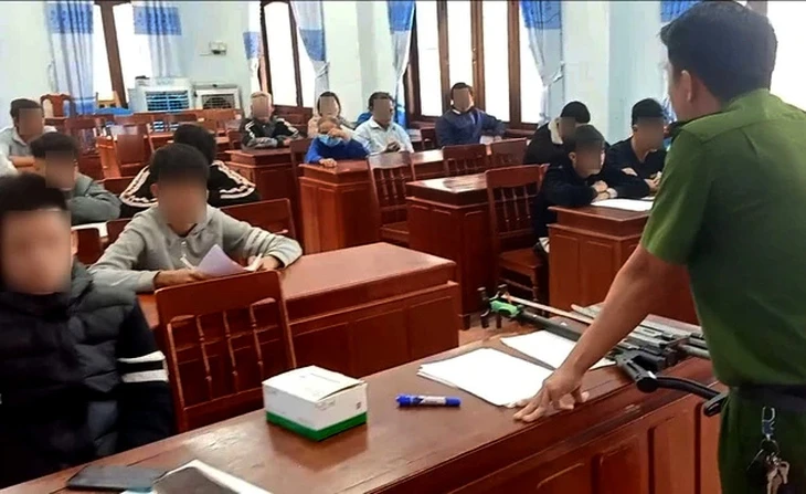 Dự thảo Bộ luật Hình sự sửa đổi: Đề xuất hình phạt lao động công ích Dự thảo Bộ luật Hình sự sửa đổi: Đề xuất hình phạt lao động công ích