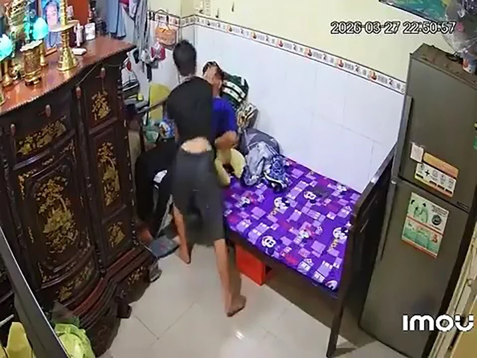 Đưa đi điều trị tâm thần thanh niên bạo hành người cậu tai biến ở phường Khánh Hội Đưa đi điều trị tâm thần thanh niên bạo hành người cậu tai biến ở phường Khánh Hội