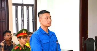 Dùng dao chém người, bị xử tội sử dụng trái phép vũ khí quân dụng
