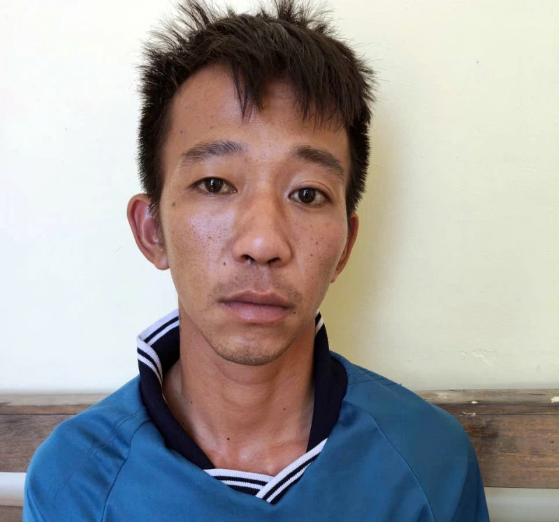 Dùng dao đâm chết thuyền trưởng trên biển Dùng dao đâm chết thuyền trưởng trên biển
