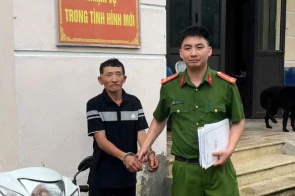 Dùng flycam theo dõi, bắt ổ nhóm tội phạm ma túy kiểu dòng họ Dùng flycam theo dõi, bắt ổ nhóm tội phạm ma túy kiểu dòng họ