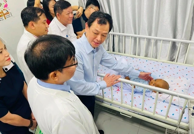 Đừng im lặng với bạo hành trẻ em, hãy gọi tổng đài 111 Đừng im lặng với bạo hành trẻ em, hãy gọi tổng đài 111