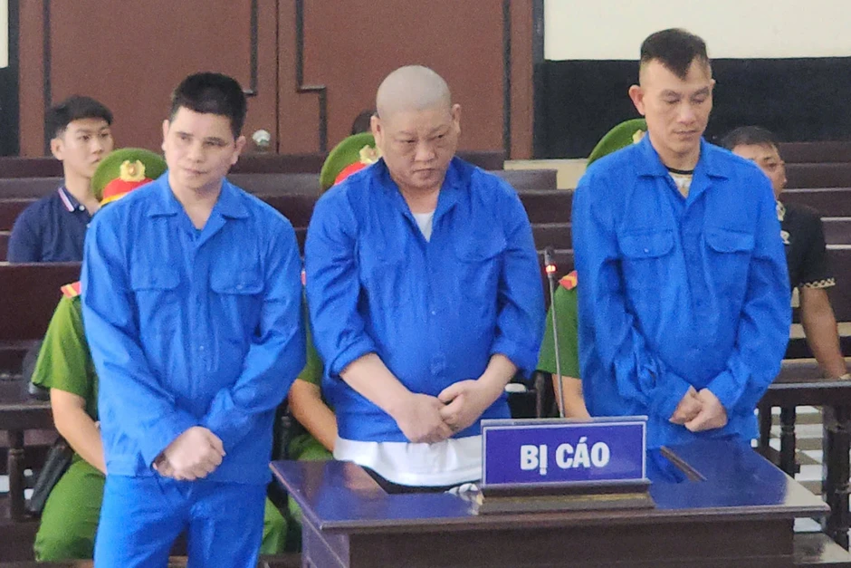 Dựng kịch bản chiếm đoạt gần 16 tấn sầu riêng, 3 bị cáo lĩnh 43 năm tù Dựng kịch bản chiếm đoạt gần 16 tấn sầu riêng, 3 bị cáo lĩnh 43 năm tù