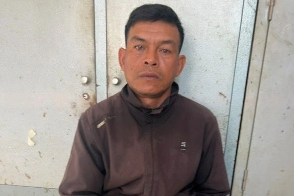 Dựng màn kịch tinh vi "thiên thạch làm vỡ kính, đông thủy ngân"