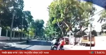 Dùng mũ bảo hiểm đánh người đi đường, 3 thanh niên bị tạm giữ