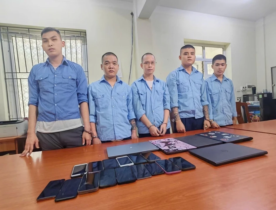 Dùng phần mềm kiểm soát số điện thoại, chiếm tiền trong tài khoản ngân hàng Dùng phần mềm kiểm soát số điện thoại, chiếm tiền trong tài khoản ngân hàng