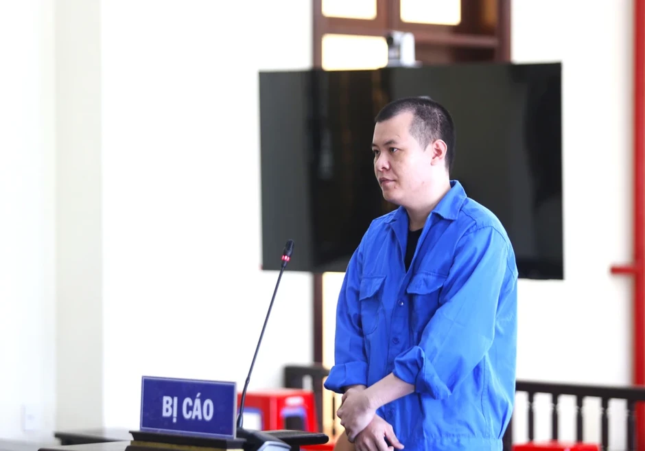 Dùng súng nhựa đi cướp tiệm vàng, lãnh 18 năm tù