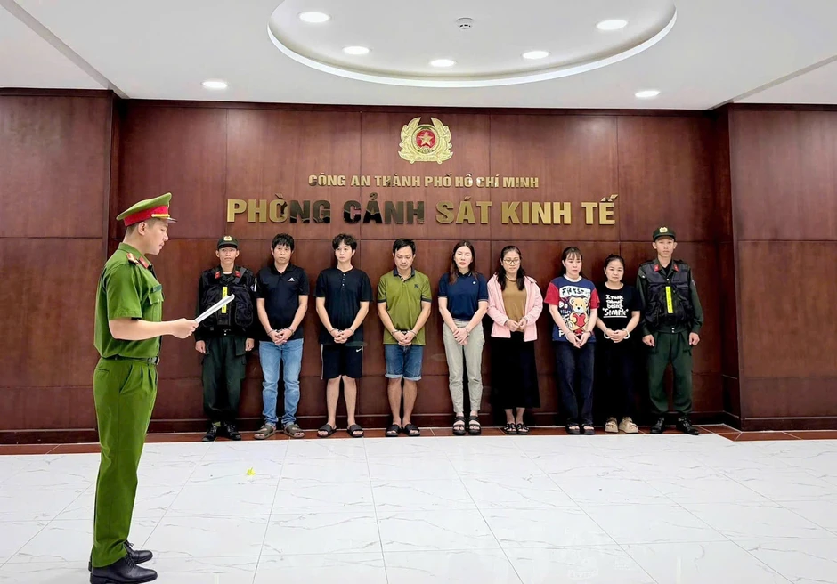 Dùng vỏ bọc doanh nghiệp môi trường để đổ trộm hơn 20.000 tấn chất thải công nghiệp Dùng vỏ bọc doanh nghiệp môi trường để đổ trộm hơn 20.000 tấn chất thải công nghiệp