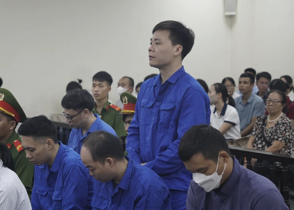 Được công an "mớm" tin, ông chủ MediUSA tiêu hủy chứng cứ xuống sông Hồng Được công an "mớm" tin, ông chủ MediUSA tiêu hủy chứng cứ xuống sông Hồng