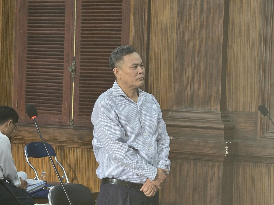 Được đình chỉ điều tra, cựu Bí thư thị xã Bến Cát vẫn được triệu tập đến tòa Được đình chỉ điều tra, cựu Bí thư thị xã Bến Cát vẫn được triệu tập đến tòa