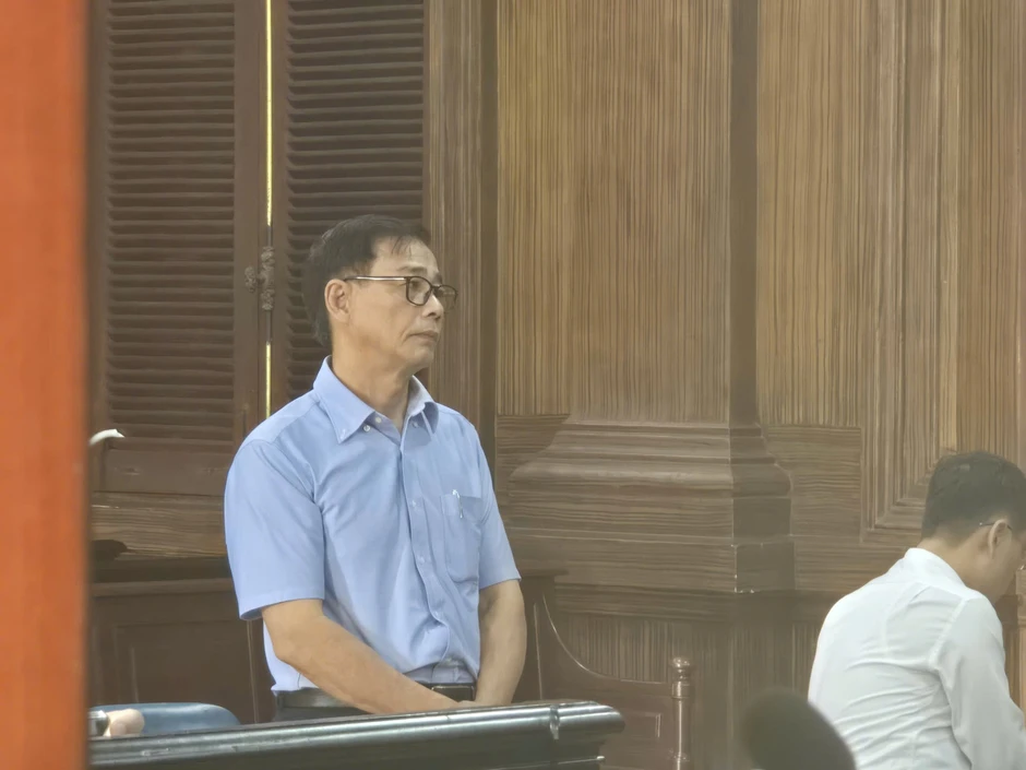 Được đình chỉ điều tra, cựu Bí thư thị xã Bến Cát vẫn được triệu tập đến tòa Được đình chỉ điều tra, cựu Bí thư thị xã Bến Cát vẫn được triệu tập đến tòa