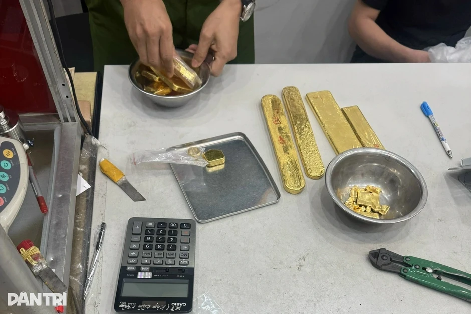 Đường dây buôn lậu 8.000 cây vàng hoạt động như thế nào? Đường dây buôn lậu 8.000 cây vàng hoạt động như thế nào?