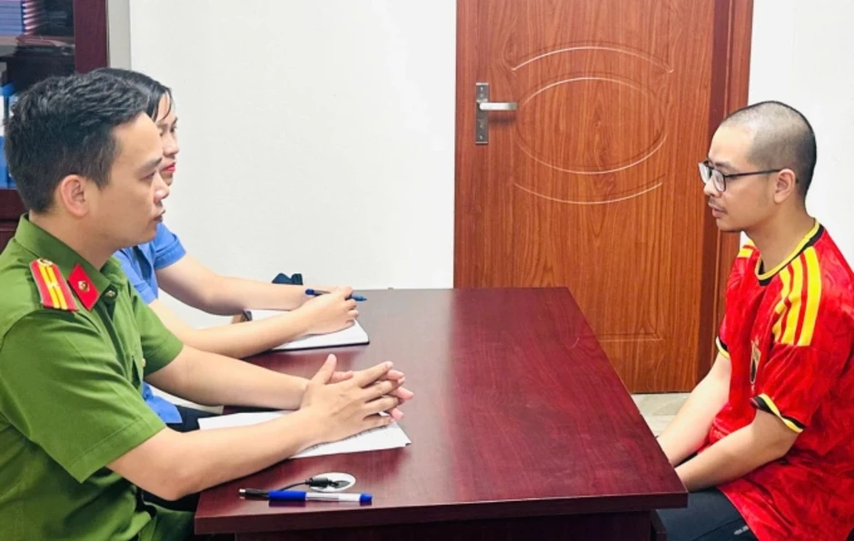 Đường dây buôn lậu hàng trăm xe điện ba bánh xuyên biên giới Đường dây buôn lậu hàng trăm xe điện ba bánh xuyên biên giới