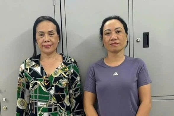 Đường dây buôn lậu hơn 700 viên kim cương từ Ấn Độ vào TPHCM Đường dây buôn lậu hơn 700 viên kim cương từ Ấn Độ vào TPHCM
