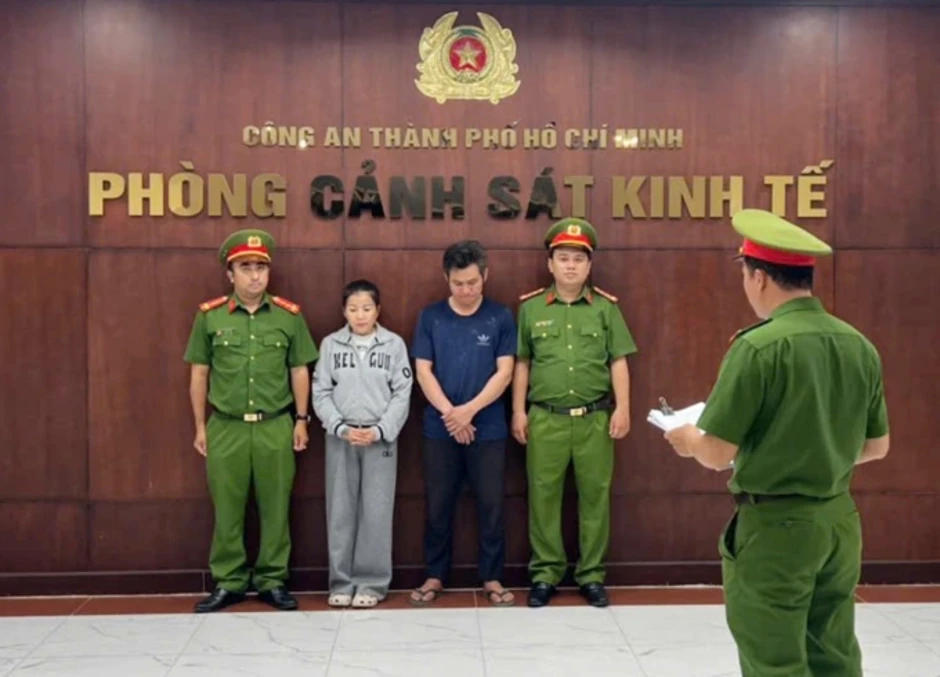 Đường dây sản xuất hơn 4 tấn bột ngọt giả bị phát hiện tại TP HCM Đường dây sản xuất hơn 4 tấn bột ngọt giả bị phát hiện tại TP HCM