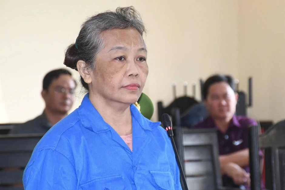 Facebooker "Nhà nước Hoa Ry" lĩnh 3 năm 6 tháng tù Facebooker "Nhà nước Hoa Ry" lĩnh 3 năm 6 tháng tù