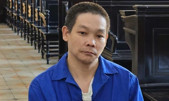 Gã đàn ông đâm vợ cũ suýt chết vì ghen