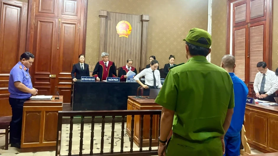 Gây án giết người vì bị sếp dọa đuổi việc Gây án giết người vì bị sếp dọa đuổi việc